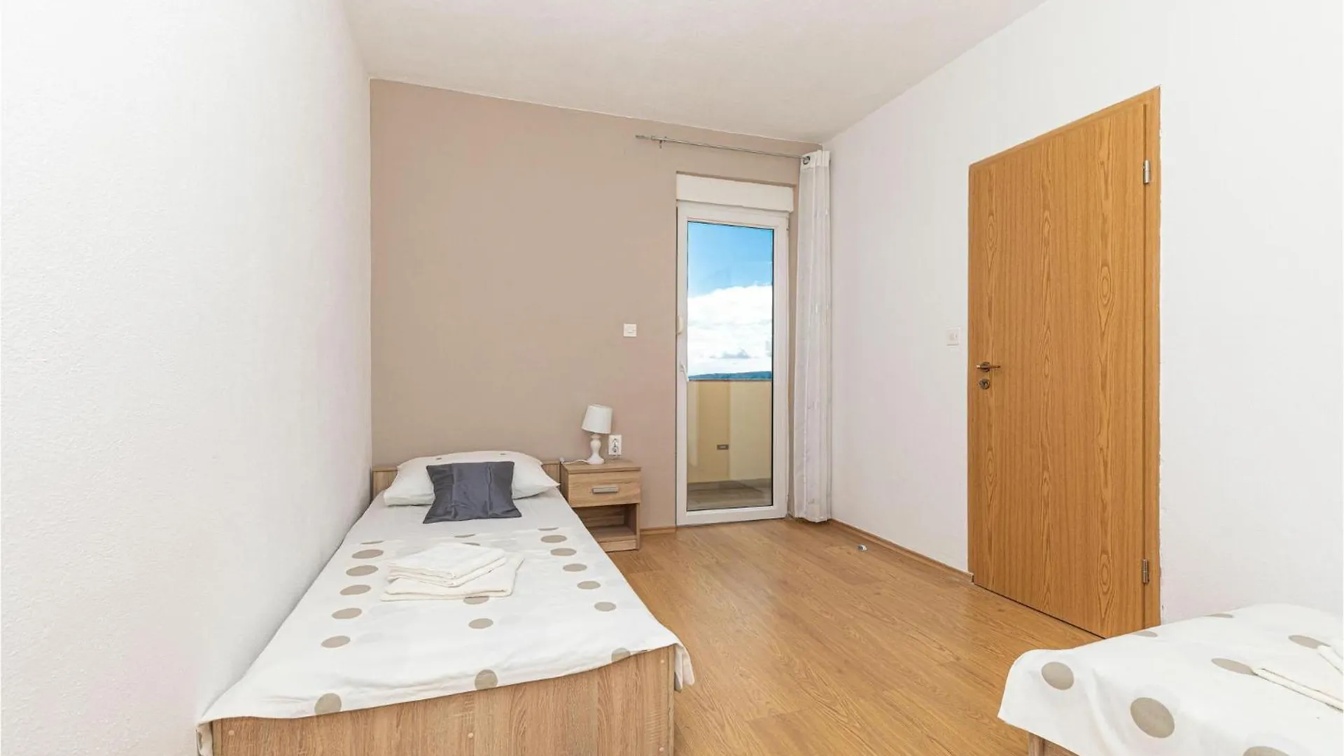 2 Bedroom Gorgeous Apartment In Kastel Gomilica Kastela Croatia