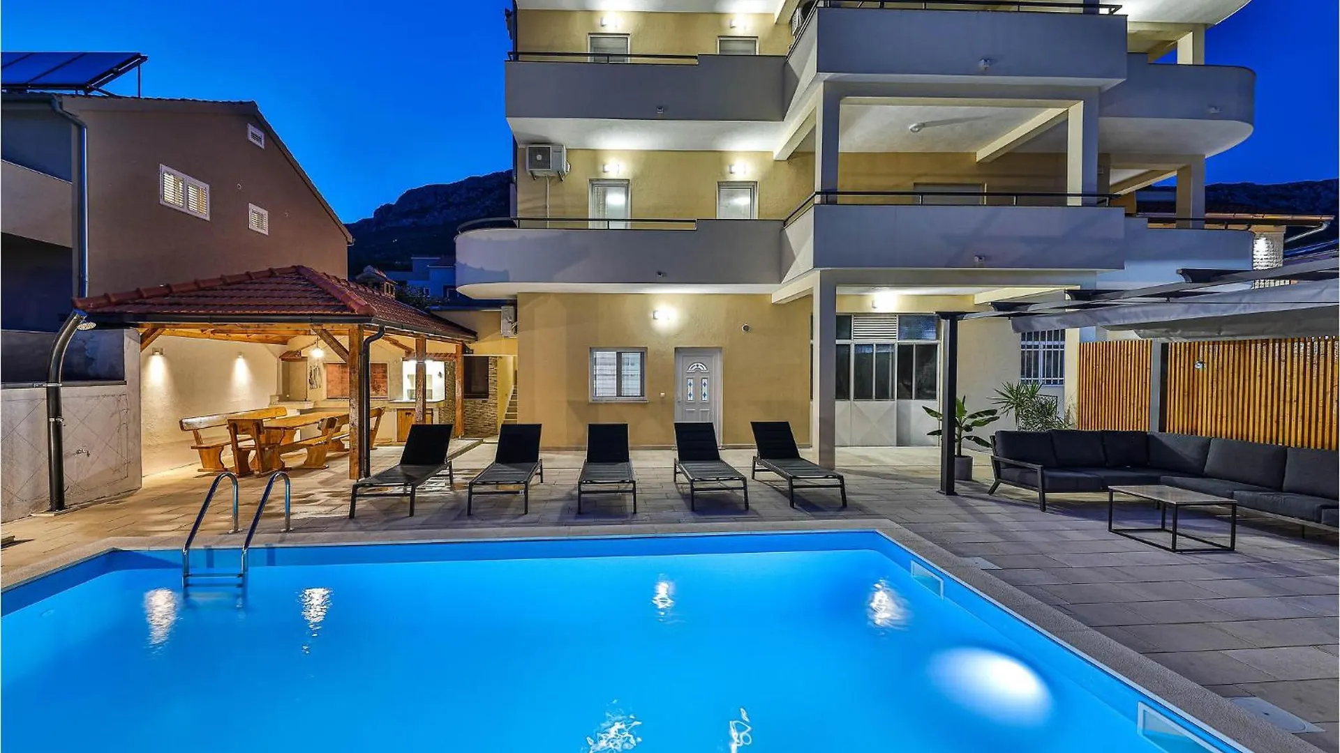 2 Bedroom Gorgeous Apartment In Kastel Gomilica Kastela