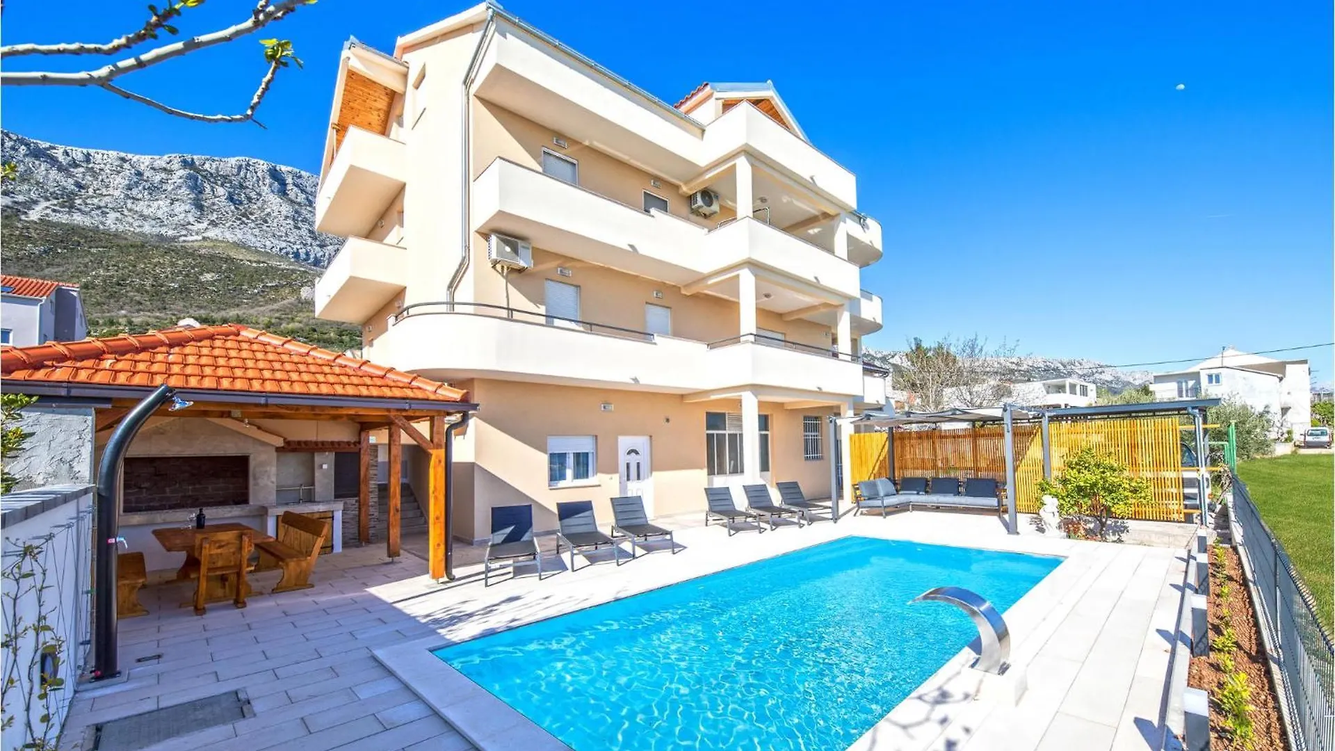 2 Bedroom Gorgeous Apartment In Kastel Gomilica Kastela