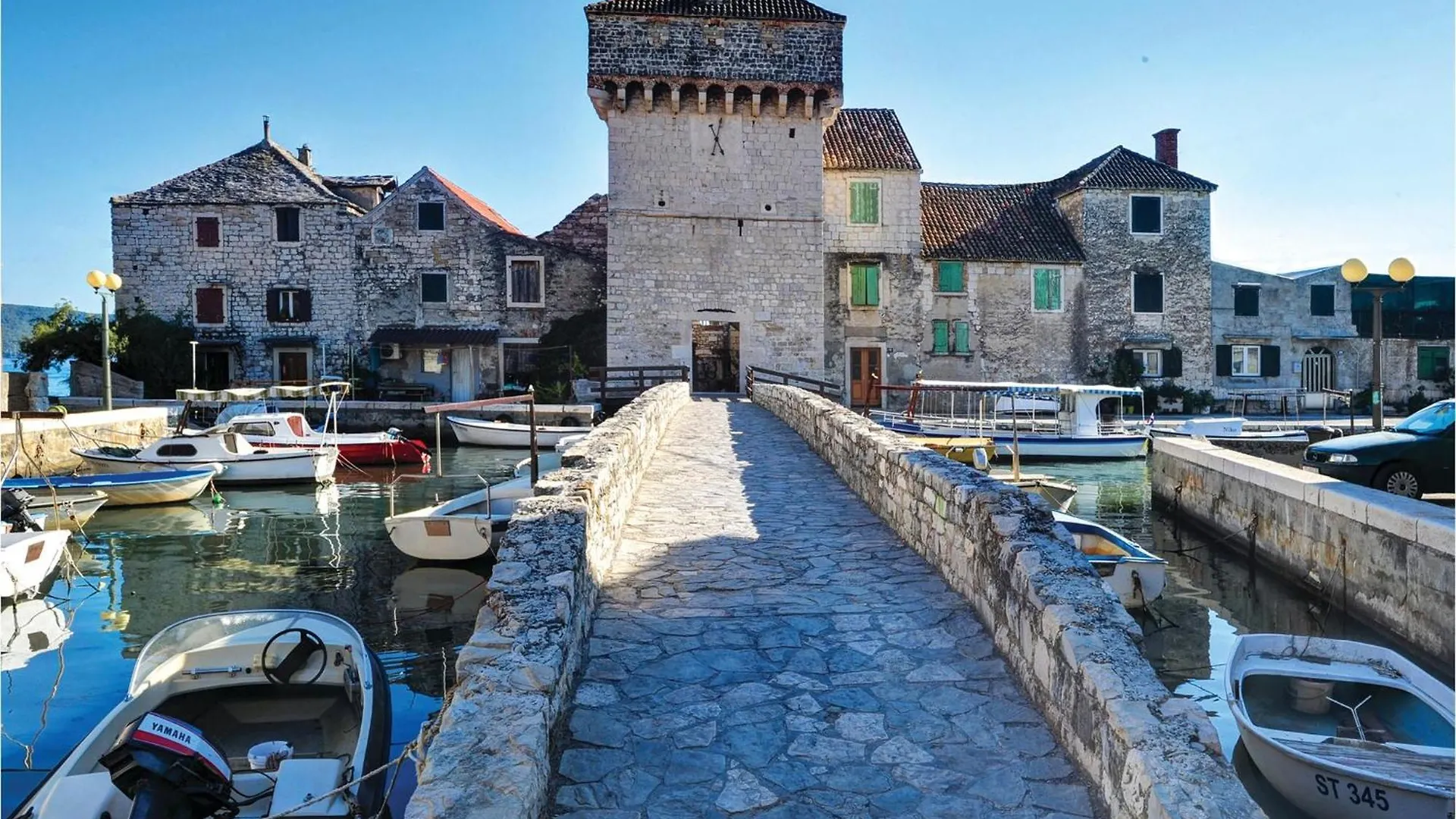 2 Bedroom Gorgeous Apartment In Kastel Gomilica Kastela 0*,  Croatia