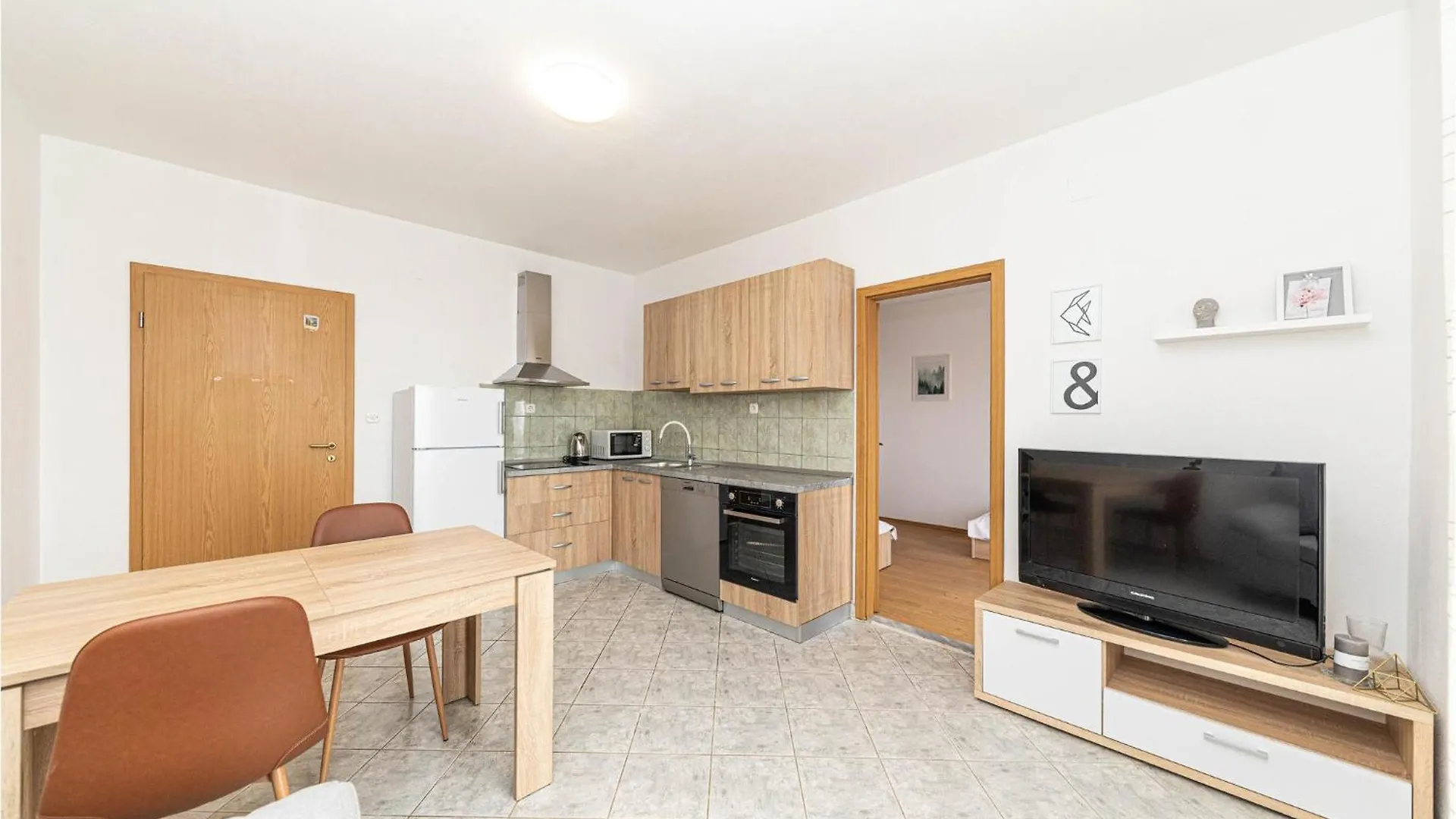 2 Bedroom Gorgeous Apartment In Kastel Gomilica Kastela